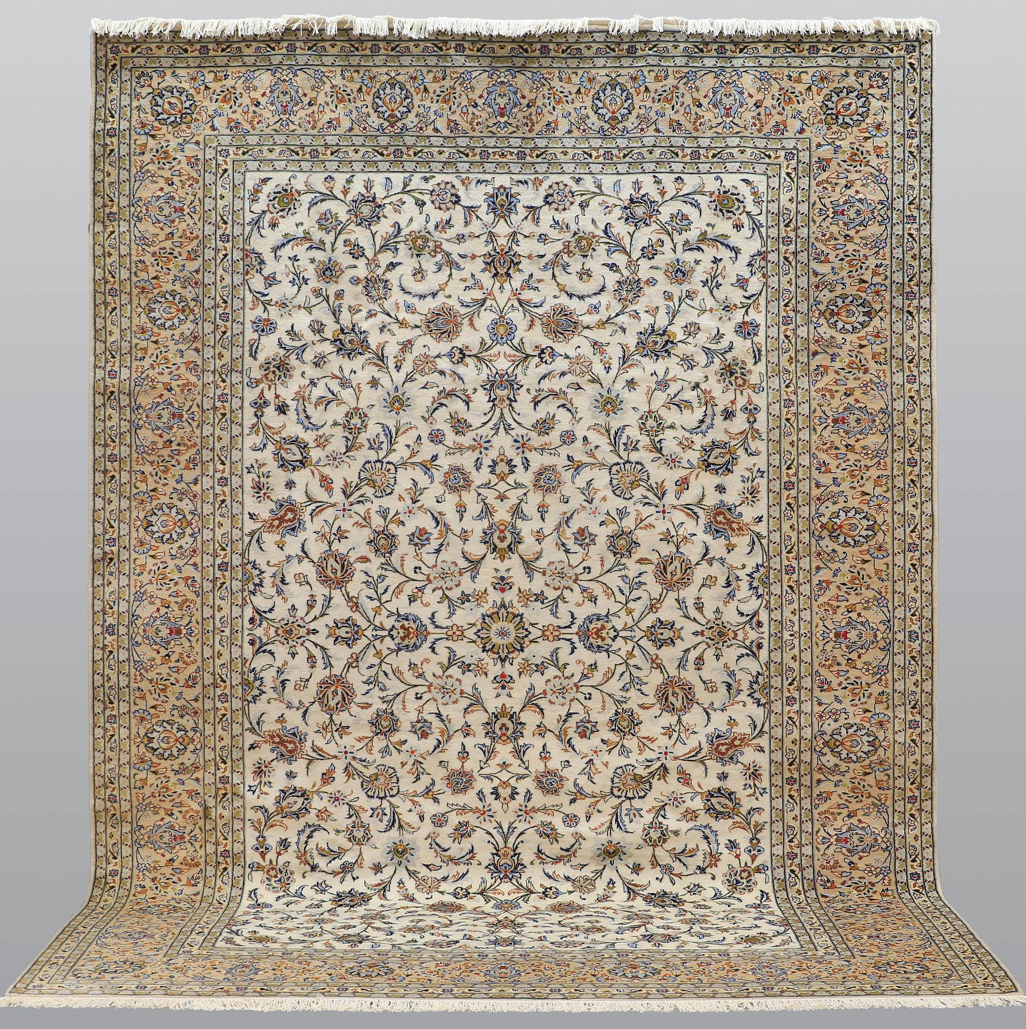 A carpet, Kashan, ca 400 x 289 cm.