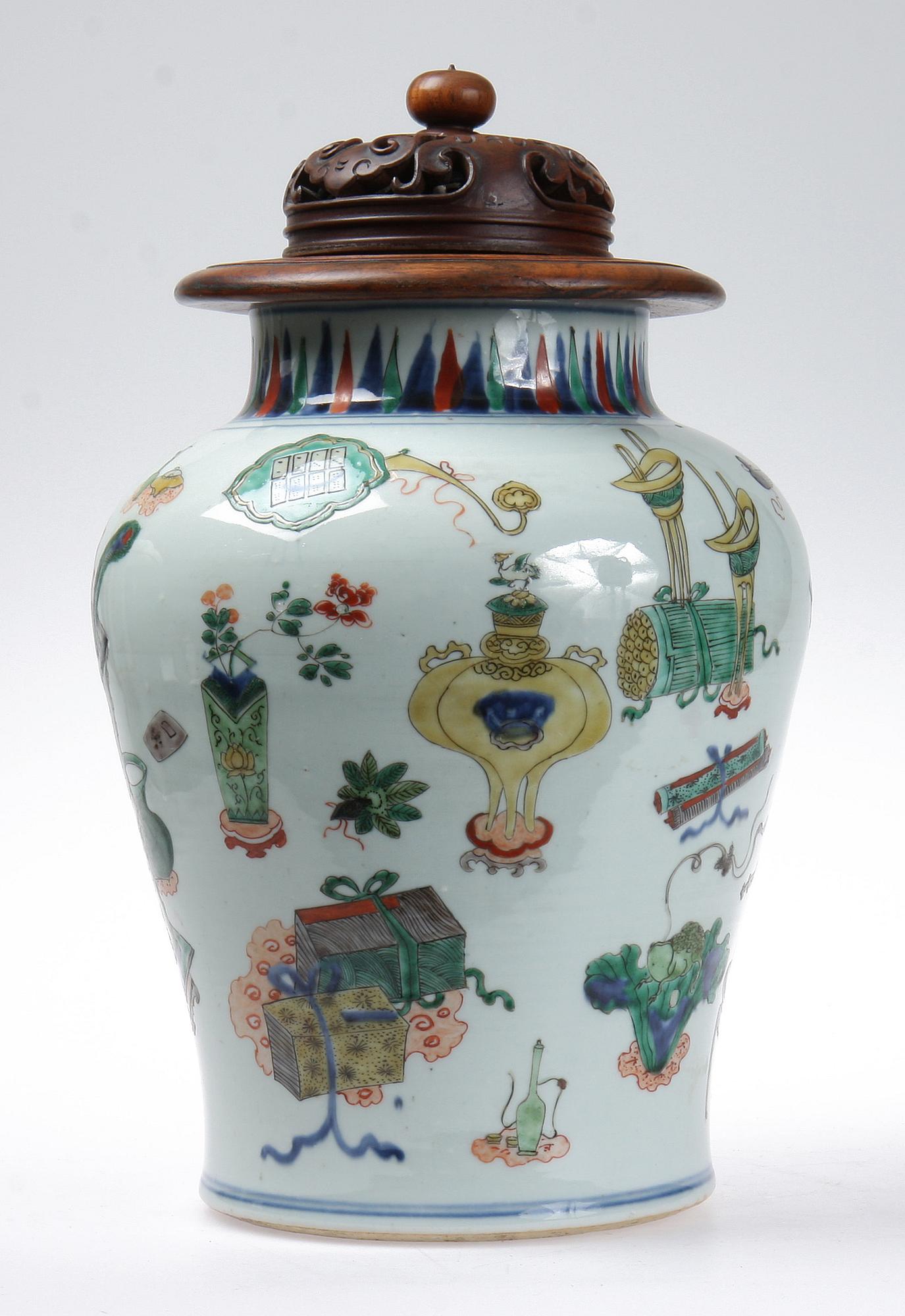 A Transitional wucai jar, 17th Century.