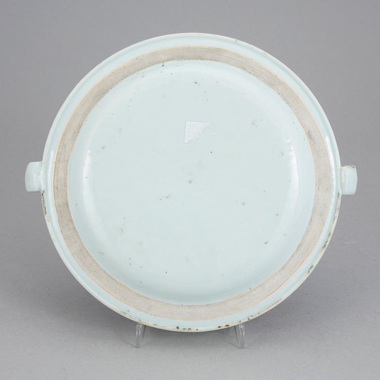 VÄRMEFAT, kompaniporslin. Kina, Qingdynastin, Qianlong 1736-95).