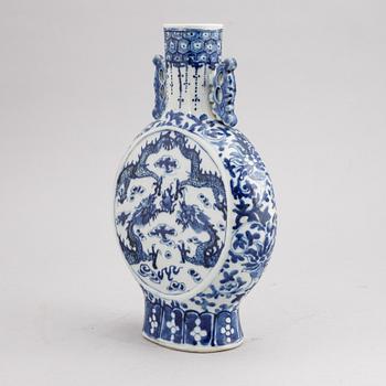 A Chinese blue and white porcelain moon flask, presumably 20th century.
