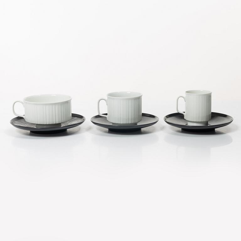 Tapio Wirkkala, A dinner service, 81 pieces, porcelain, “Variation”, Rosenthal Studio-line, designed in 1962.