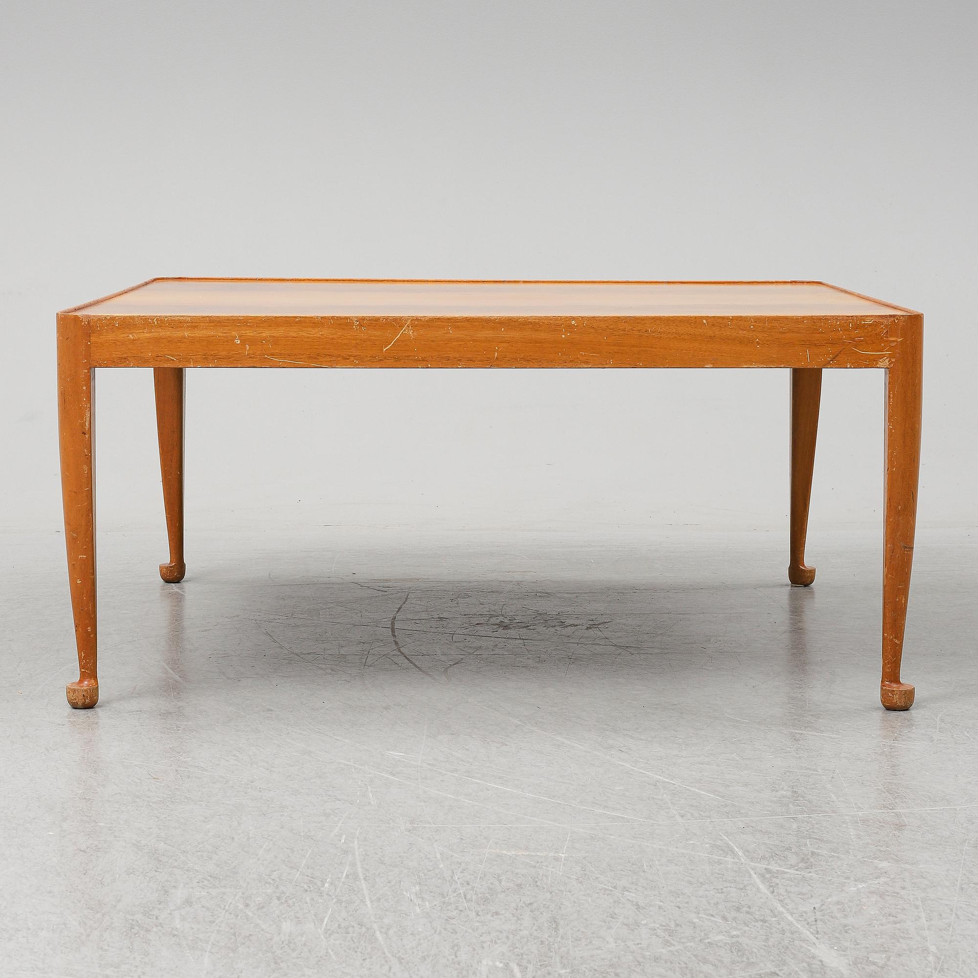 JOSEF FRANK, soffbord, "Diplomat", modell 2073, Firma Svenskt Tenn.