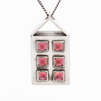 Björn Styrman, riipus, hopeaa ja granaatteja. Helsinki 1964.