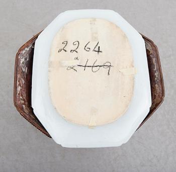 STEKFAT, porslin, Kina, Qianlong 1736-1795 med STÄLL.