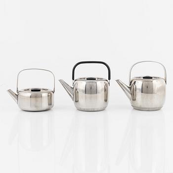 Timo Sarpaneva tthree stainless steel teapots, Opa, Finalnd, 1970's.