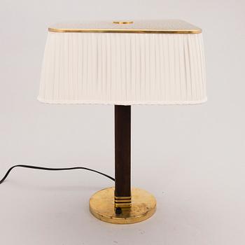 PAAVO TYNELL, BORDSLAMPA, modell 5066, Taito Oy, 1900-talets mitt.