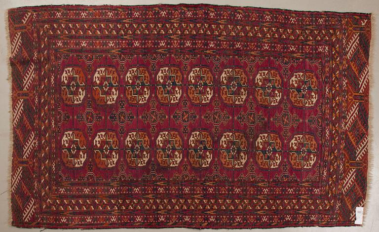 MATTA, antik, Tekke, Turkmenistan. Ca 182x112 cm.