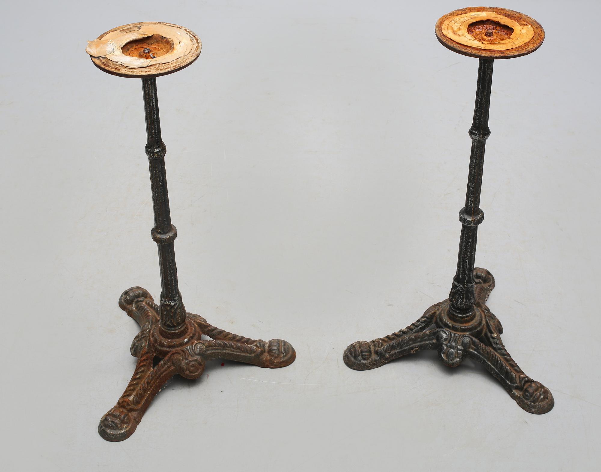 CAFÉBORDSUNDERREDEN, ett par, 1900-tal.