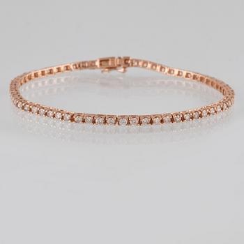 ARMBAND, 18K roséguld med briljantslipade diamanter ca 2.15 ct. Vikt 7,2 gram.