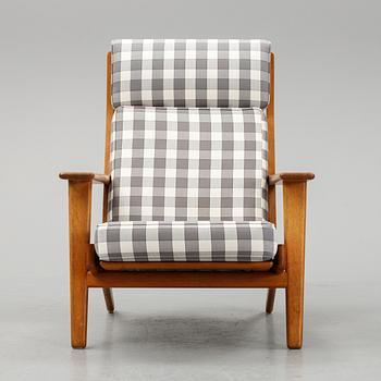 Hans J Wegner, an easy chair GE-290, Getama Gedsted, late 20th century.