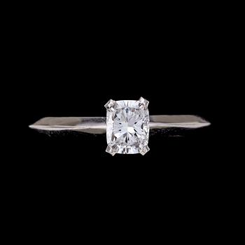 190. RING, cushion cut diamond, ca 0.85 cts.