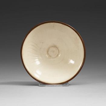1268. SKÅL, keramik. Ding, Song dynastin (960-1279).