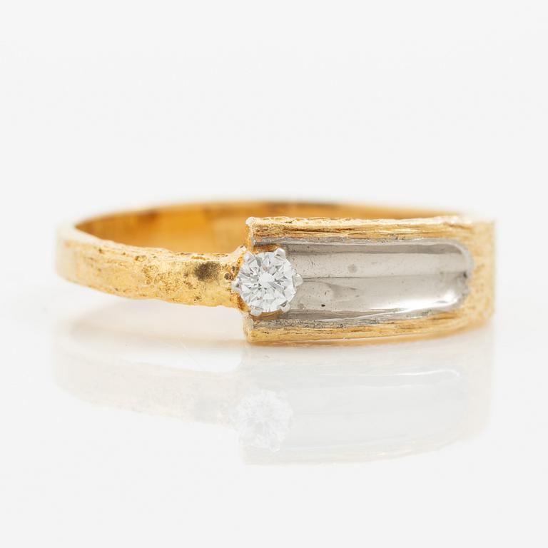 Lapponia, ring 18K gold set with a round brilliant-cut diamond, Finland 1980.