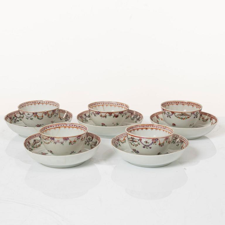 A set of five famille rose tea cups, Qing dynasty, 18th century and a bowl, Qing dynasty, 19th century.