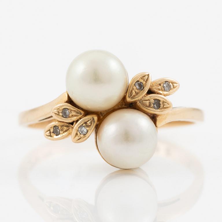 Ring, 18K guld med pärlor samt små åttkantslipade diamanter.