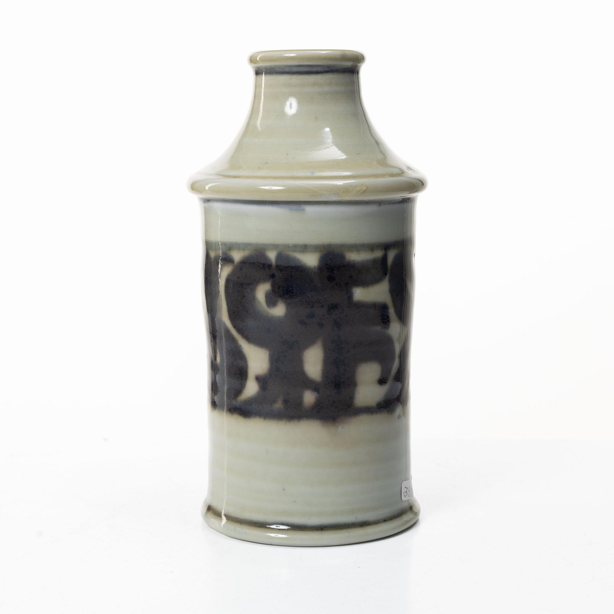 Lisa Larson, A stoneware bowl dish and a vase, Gustavsberg.