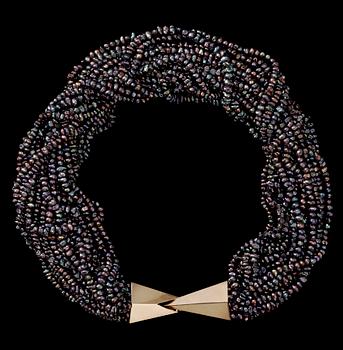 Kristian Nilsson, A Kristian Nilsson 18 k gold and black pearl collier, Stockholm ca 1988.