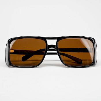 PERSOL, a pair of sunglasses.