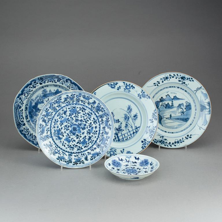 TALLRIKAR och FAT, 5 delar, porslin, Kina, 1700-1800-tal.