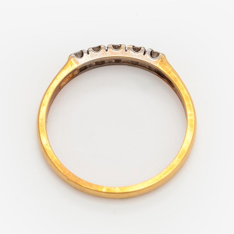 Ring, briljantslipade diamanter, 18K guld. Helsingfors 1991.