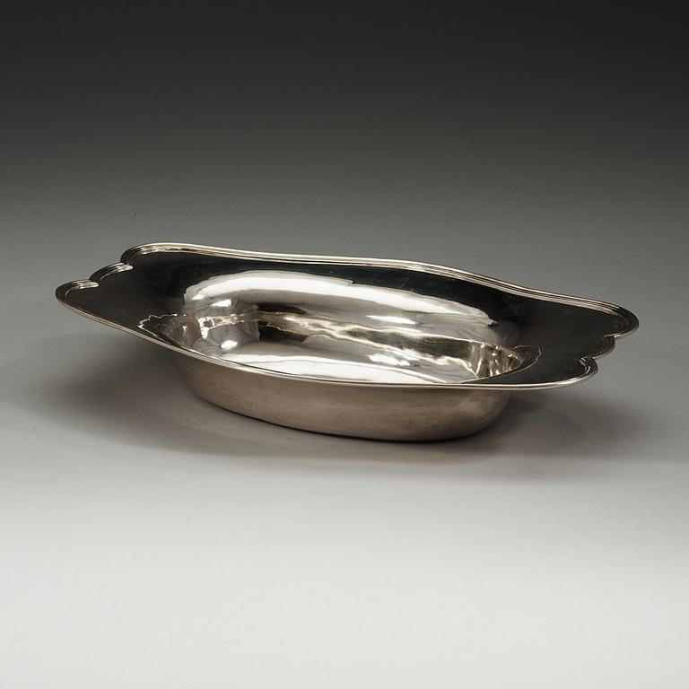 A Swedish 18th century silver basin, marks of Jonas Thomasson Ronander, Stockholm 1770.