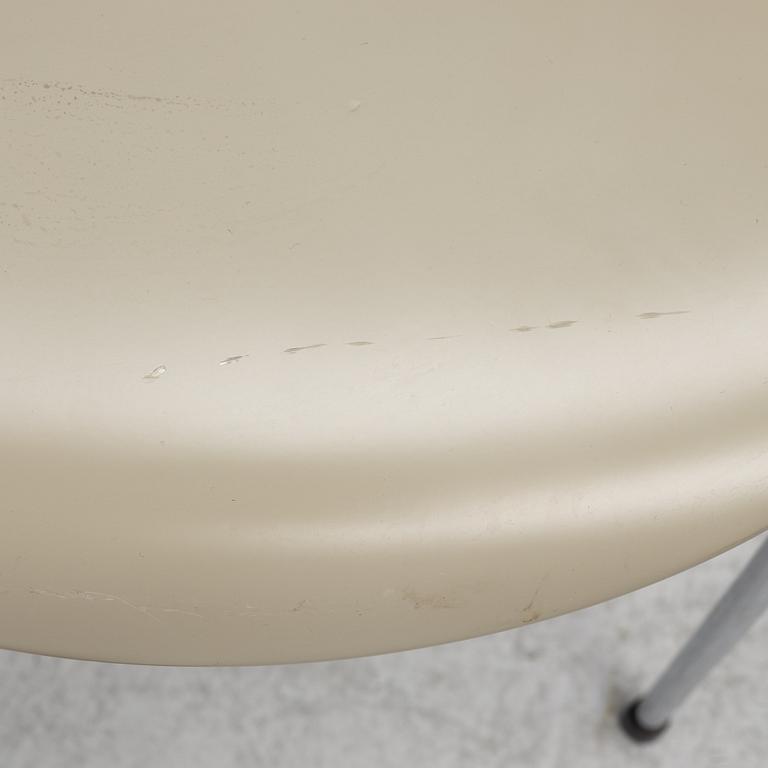 Arne Jacobsen, Four "Sjuan" chairs, Fritz Hansen, Denmark.