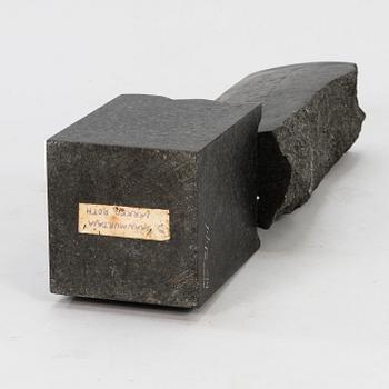 JARKKO ROTH, mustaa graniitti, signeerattu ja päivätty -74.