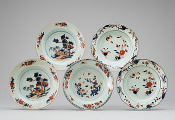 494. A set of 5 imari plates, Qing dynasty, early 18th century.