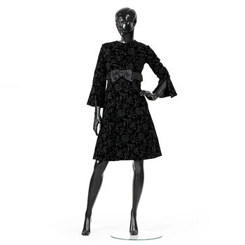 480. EVENING DRESS, black velvet, 1950's.