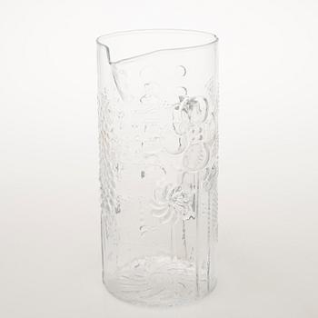 OIVA TOIKKA, a 13-piece 'Flora' glassware for Nuutajärvi Notsjö. In production 1966-1991.