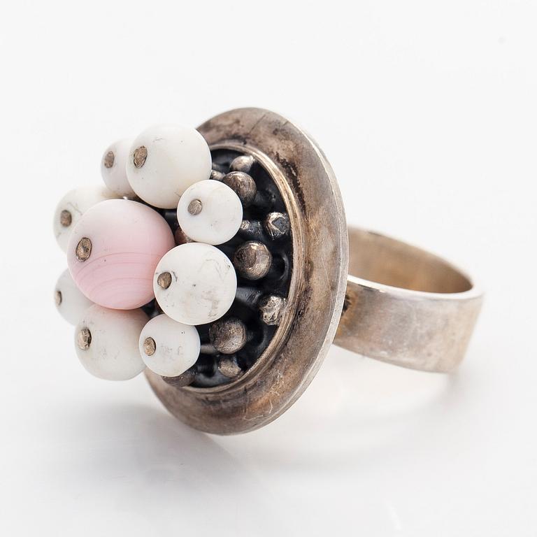 Saara Hopea, a silver ring with agates, Ossian Hopea, Porvoo 1964.