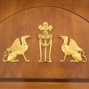 Mirror with console table, Empire style, early 20th century.