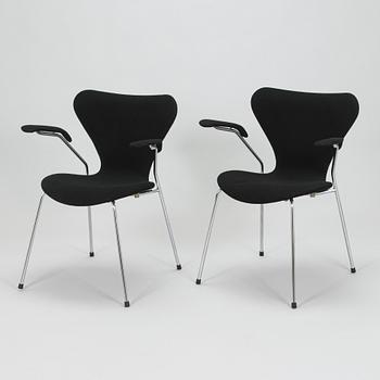 Arne Jacobsen, stolar, 7 st, "Sjuan", Fritz Hansen, Danmark, 1900-talets slut.