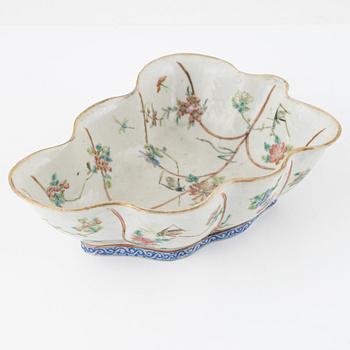 A leaf shaped dish, Qing dynasty, with seal mark.