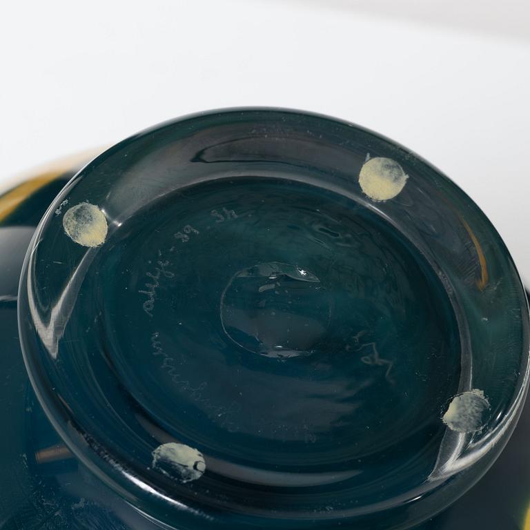 Jette Jörgensen, a cameo glass bowl, executed in her own studio, signed and dated -89.
