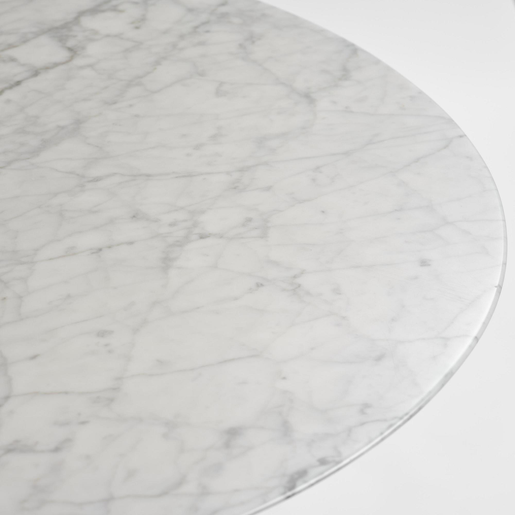 Eero Saarinen, a “Tulip” dining table, Knoll.