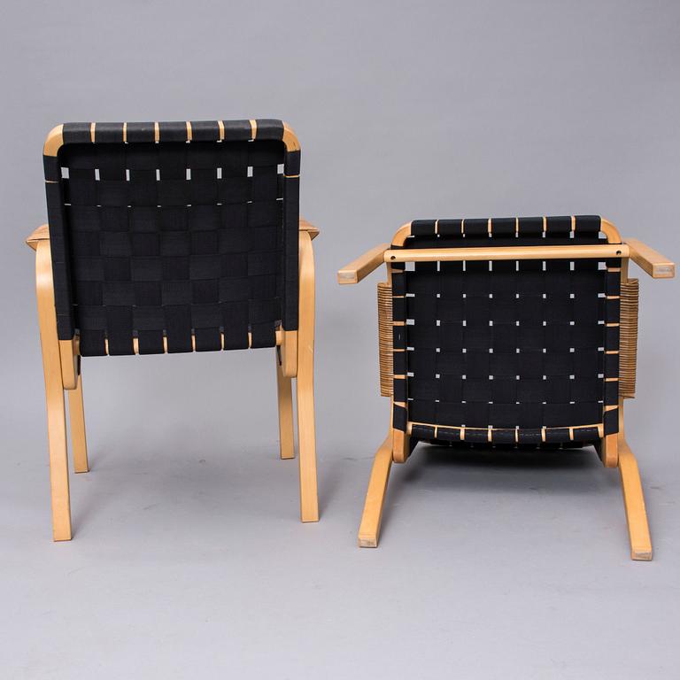 KARMSTOLAR, ETT PAR, modell 45, Alvar Aalto, Artek. Modellen formgiven 1947.
