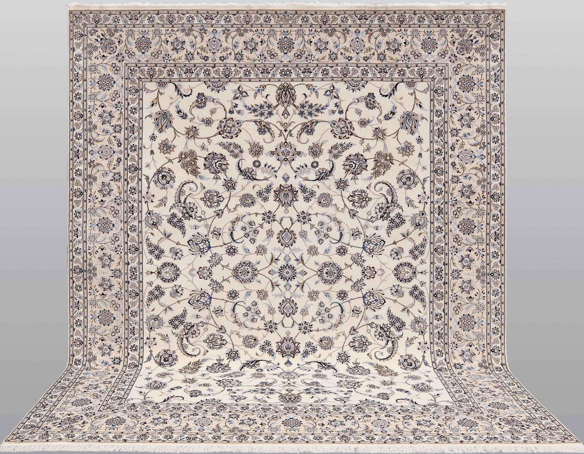 A part silk Nain carpet, so-called 6LAA, approx. 308 x 254 cm.