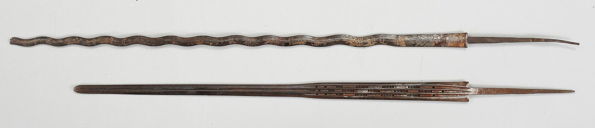 SVÄRDSKLINGOR, 2 st, 1700-1800-tal.