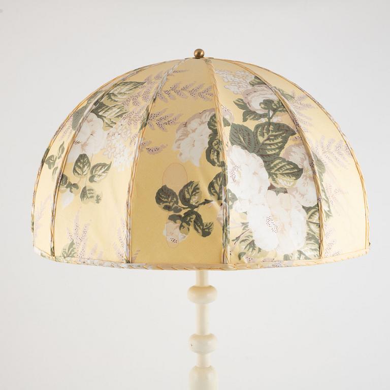 Josef Frank, bordslampa, modell 2563, Firma Svenskt Tenn.