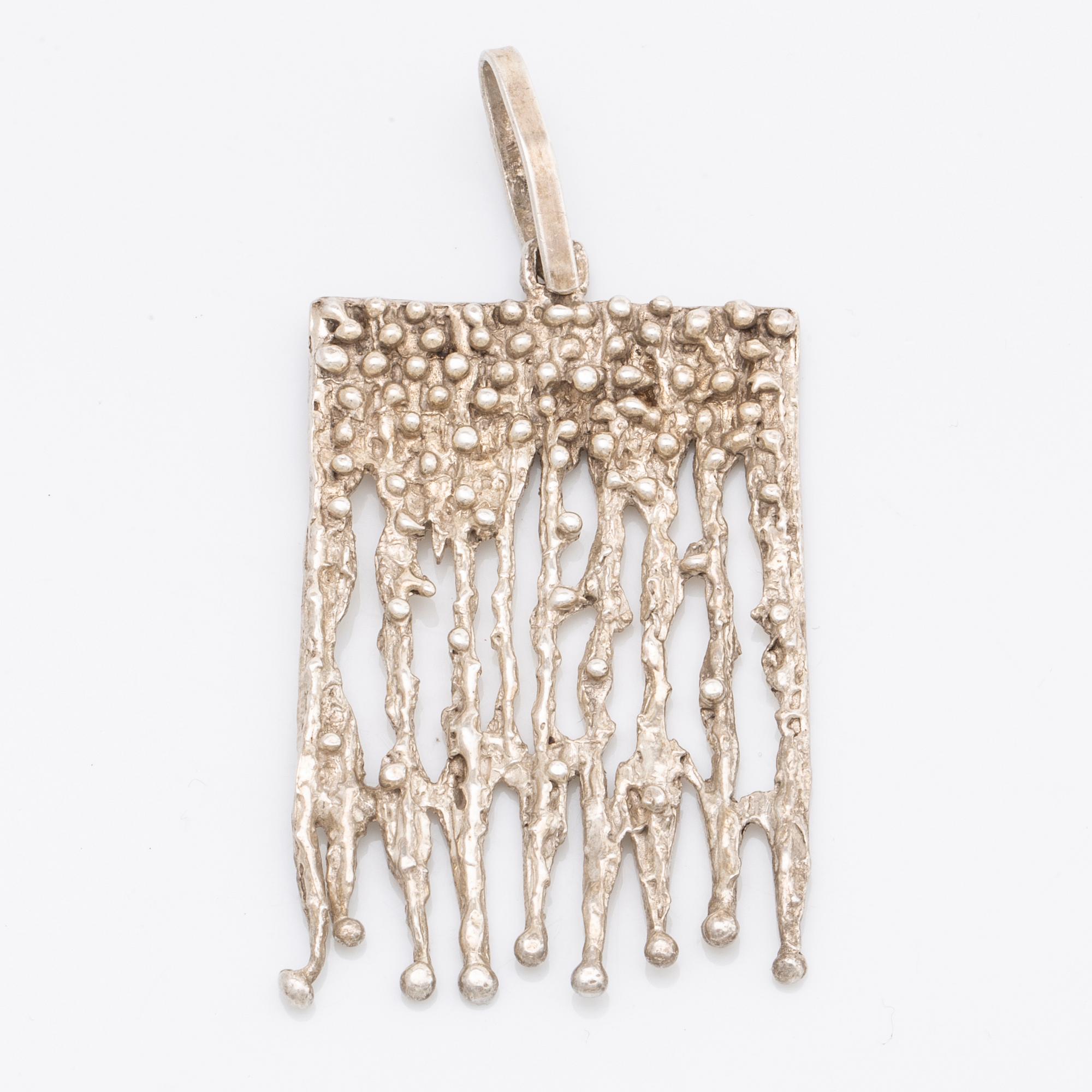 Necklace and pendant, sterling silver, 59 g, 1971 and 1977.