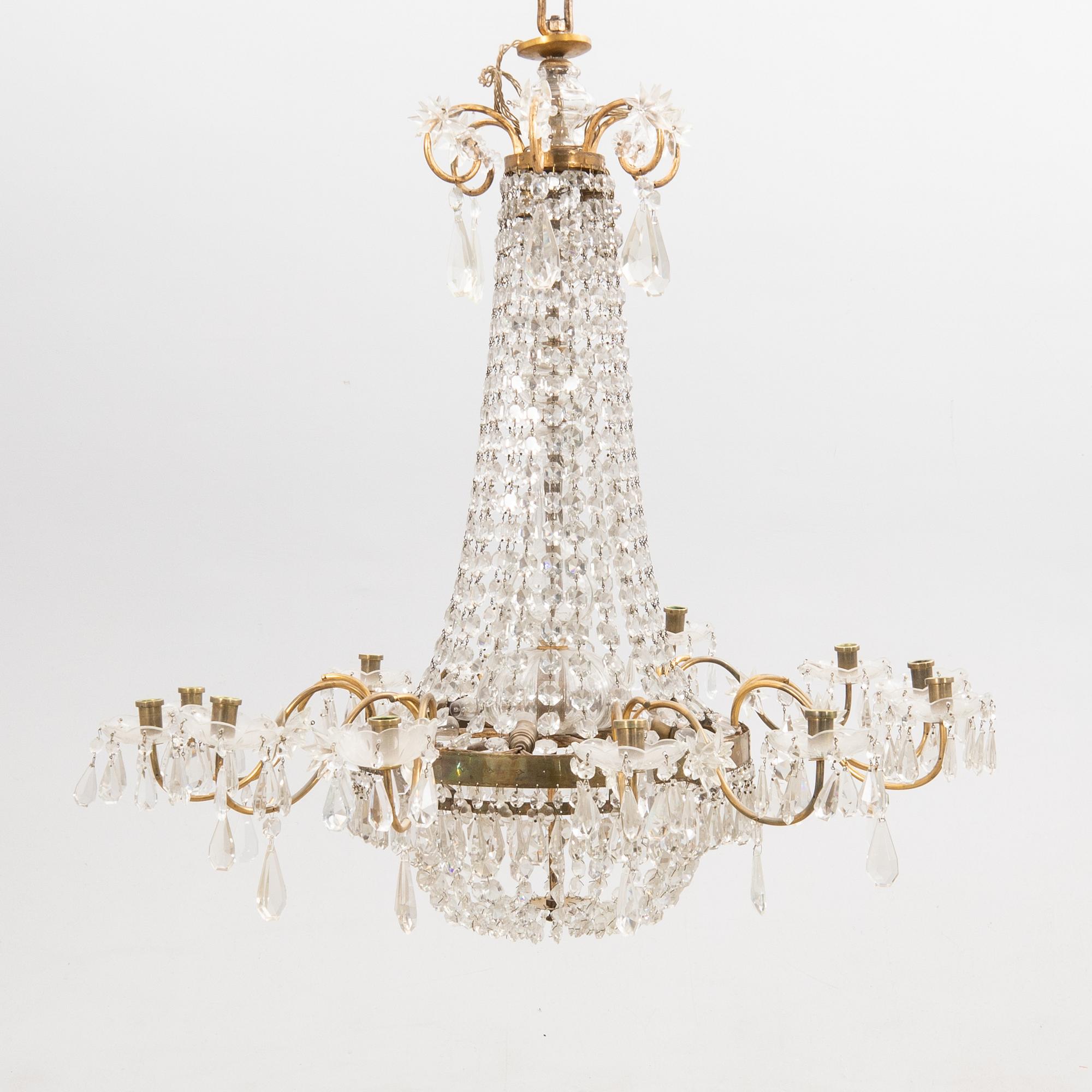 Chandelier/Ceiling light from the turn of the century 1900.