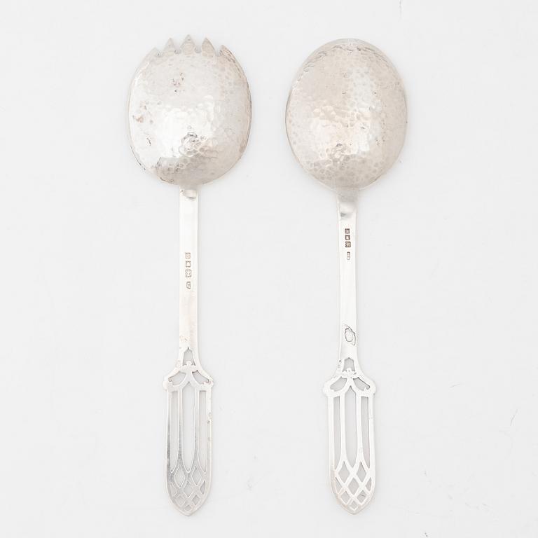 A pair of silver salad servers, London, England 1921-23.