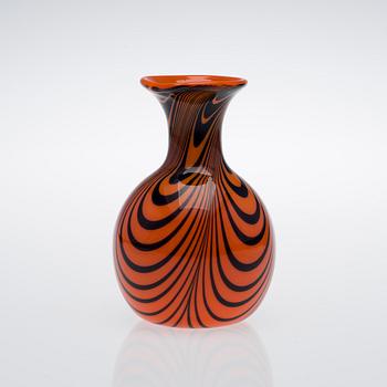 HEIKKI ORVOLA, A VASE, glass, signed H. Orvola Nuutajärvi.