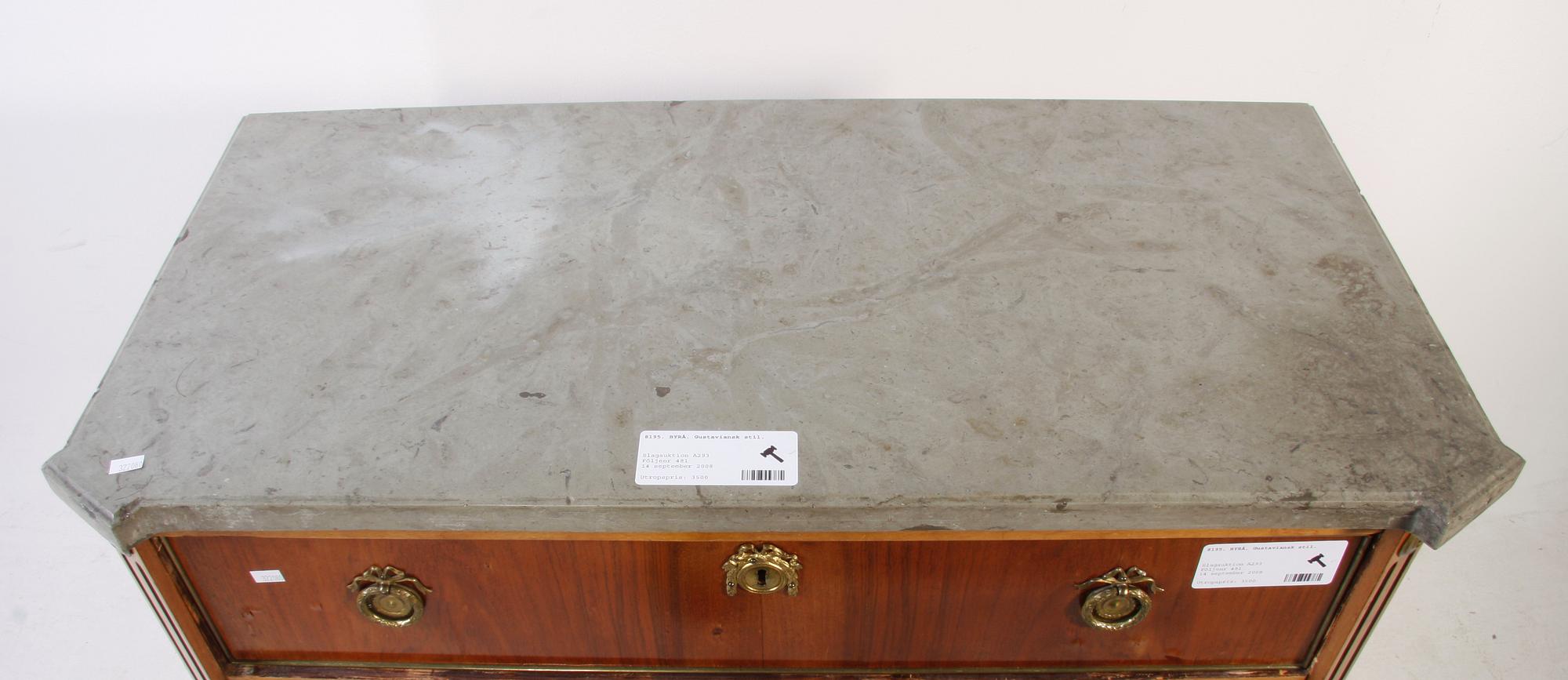 BYRÅ. Gustaviansk stil.