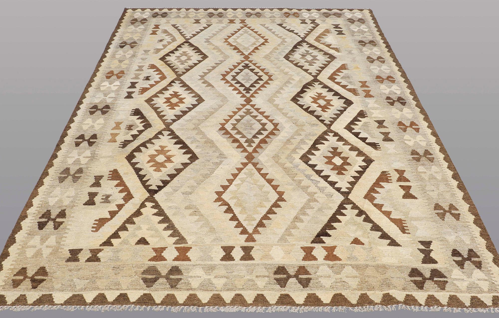 A carpet, Kilim, ca 306 x 193 cm.