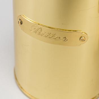 FOTOGENLAMPOR, ett par samt fotogenbehållare, mässing, G.V. Harnisch eftf., Köpenhamn, Danmark, 1900-talets andra hälft.