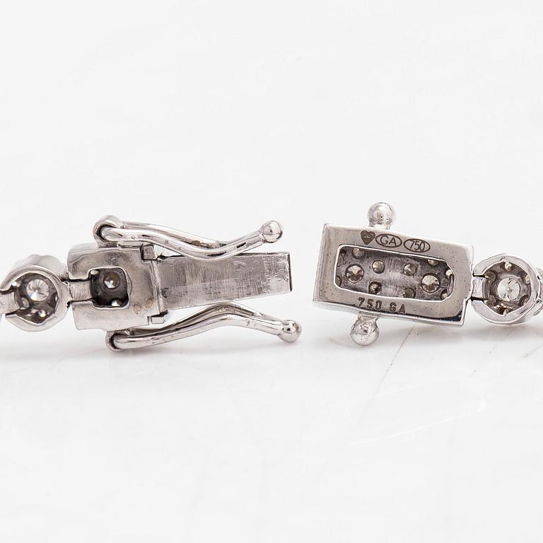 An 18K white gold tennisbracelet with diamonds totaling approx. 3.44 ct. Finnish marks.