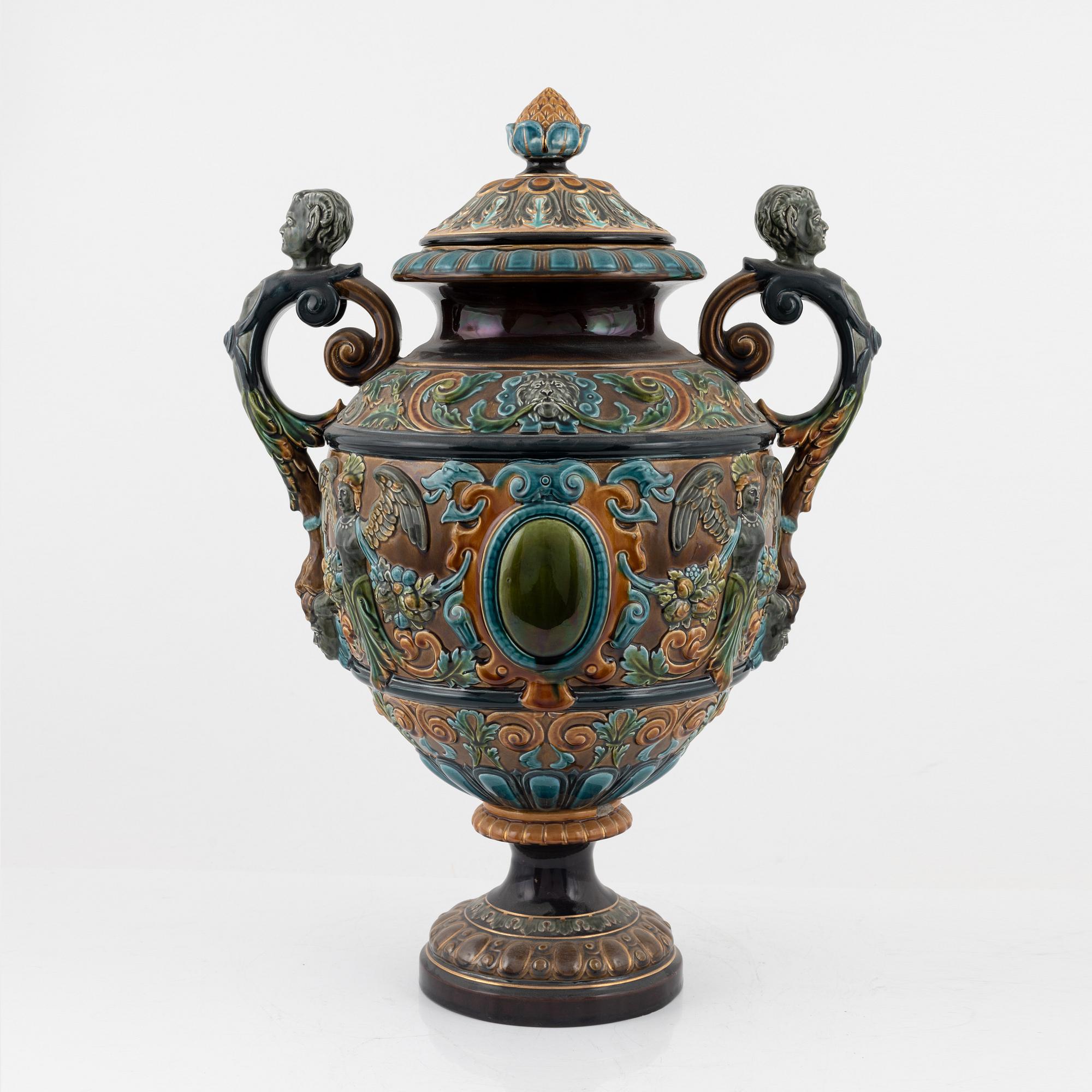 Lockurna, Majolika, Rörstrand, omkring sekelskiftet 1900.