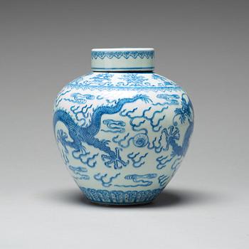 A Chinese blue and white five-clawed dragon jar with cover, Republic period, 20th Century.